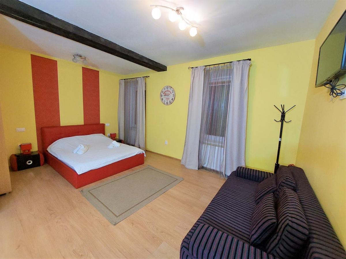 Apartament Tribunei *