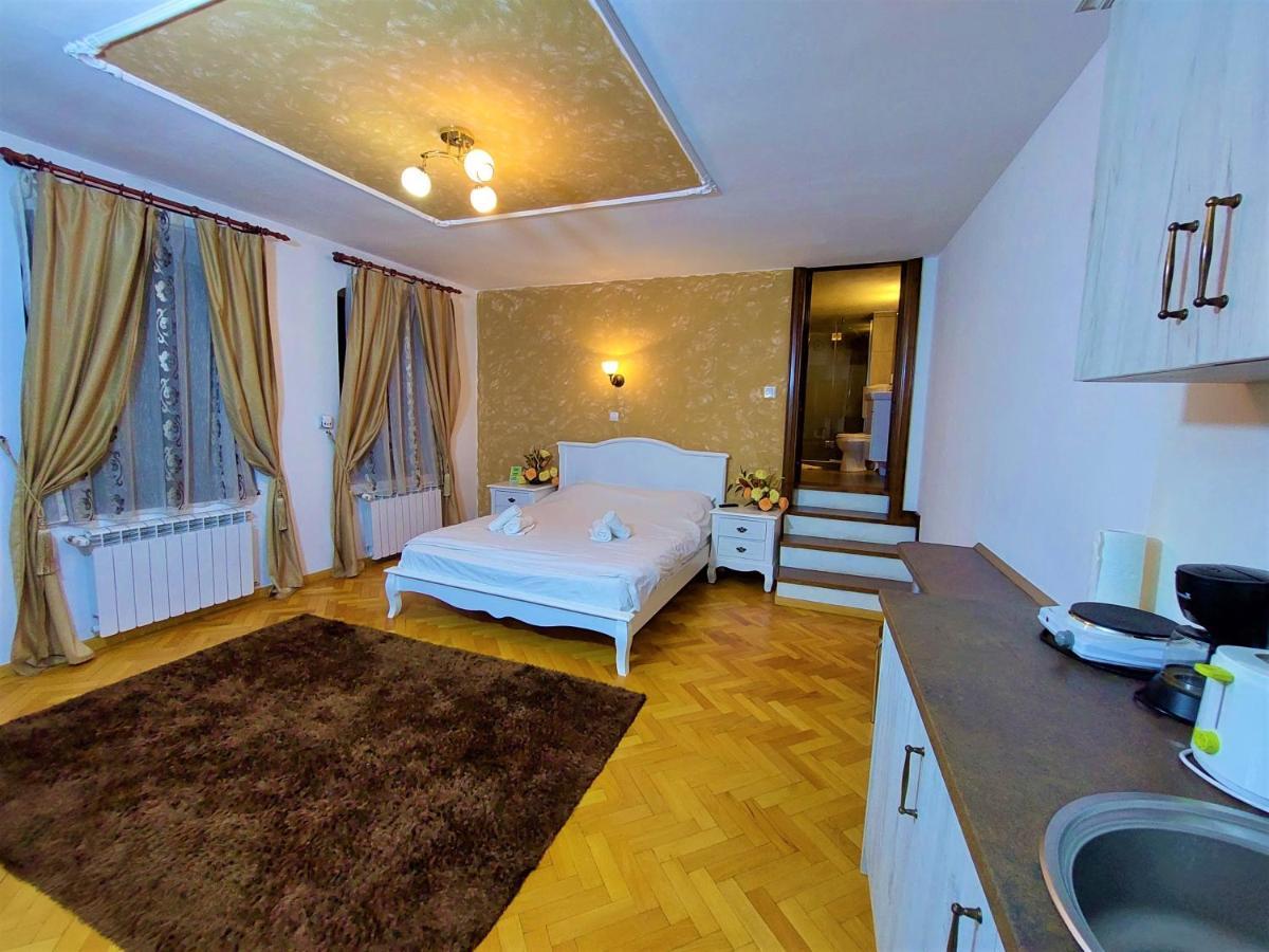 Apartament Tribunei *